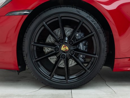 Porsche 911 Carrera 4 (992) 