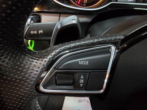 Audi RS4 4.2 FSI V8 S Tronic quattro Euro 5 5dr 41