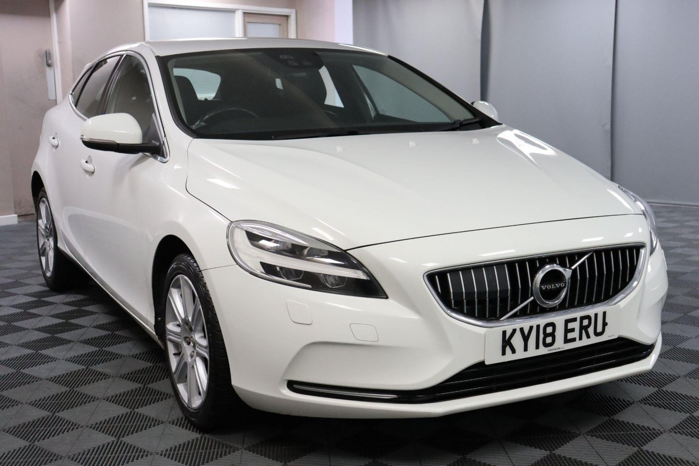 2018 Volvo V40 — image 26