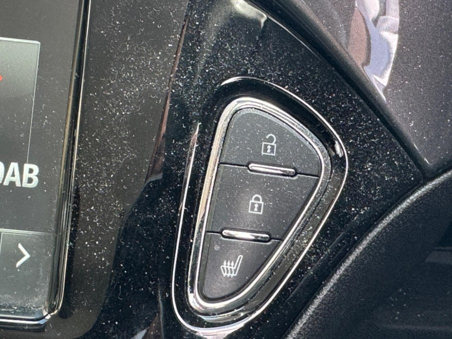 2016 Vauxhall Corsa — image 20