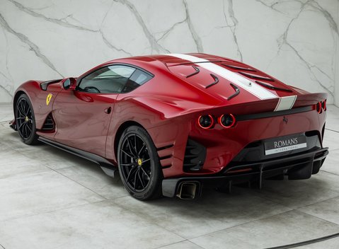 Ferrari 812 Competizione 12