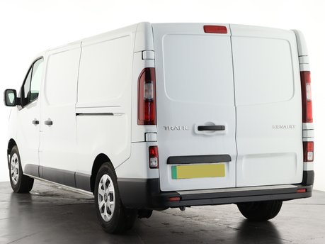Renault Trafic LL30 90kW 52kWh Advance Van Auto 8