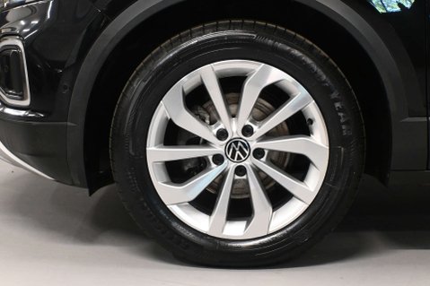 Volkswagen T-Roc 1.5 T-Roc Style TSI Semi-Auto 5dr 28