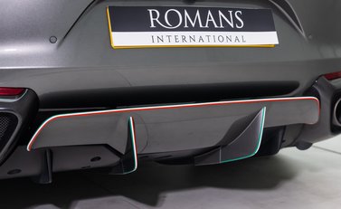 Ferrari 812 Superfast 38