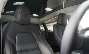 Tesla Model Y RWD Comfort Suspension GROK AI Deep Blue Metallic Adaptive LEDs 1Owner VATQ 4