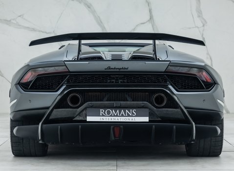 Lamborghini Huracan Spyder LP 640-4 PERFORMANTE 8