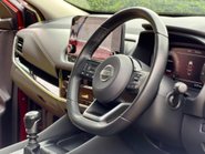 Nissan Qashqai DIG-T N-CONNECTA MHEV 23