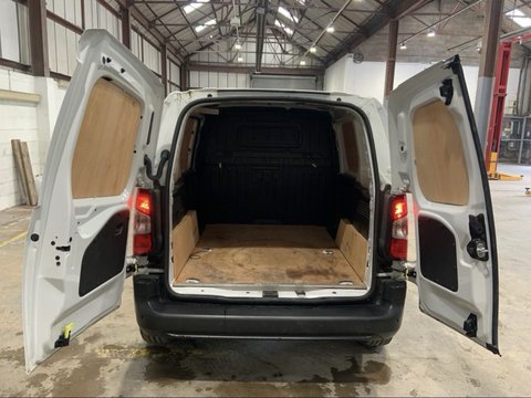 Peugeot Partner BLUEHDI PROFESSIONAL PREMIUM PLUS L1 7