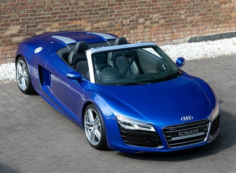 Audi R8 V10 Spyder 8