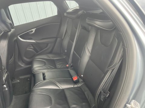 Volvo V40 2.0 T2 R-Design Pro Euro 6 (s/s) 5dr 40