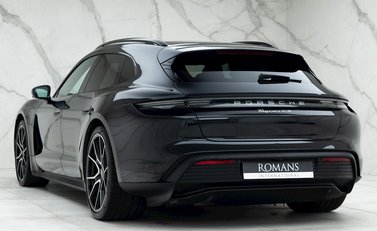 Porsche Taycan 4S Sport Turismo 3