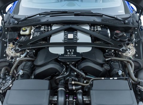 Aston Martin V12 Vantage ROADSTER 51