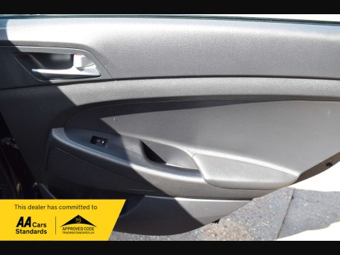 Hyundai TUCSON 1.7 Tucson SE Nav Blue Drive 2WD CRDi Semi-Auto 5dr 38
