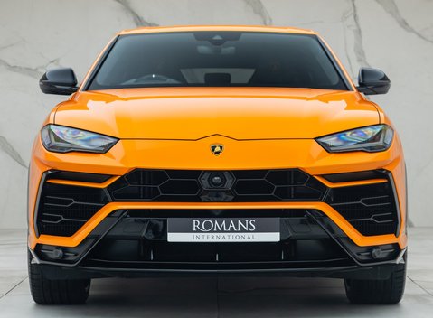 Lamborghini Urus 4