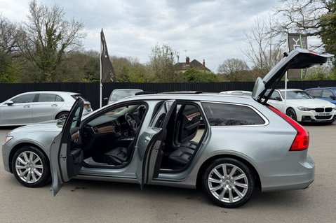 Volvo V90 D5 POWERPULSE INSCRIPTION PRO AWD -PAN ROOF - £6320 OPTIONAL EXTRAS  24