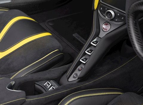 McLaren 720S Spider Performance 23