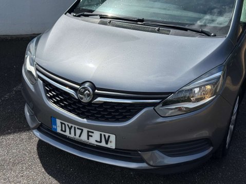 Vauxhall Zafira 1.4i Turbo Design MPV 5dr Petrol Manual Euro 6 (140 ps) 12