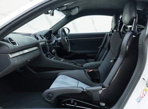 Porsche Cayman GT4 RS (718) 15