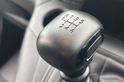 Vauxhall Combo L2H1 2300 100ps Pro Panel Van - Sat Nav / Rear Camera 36