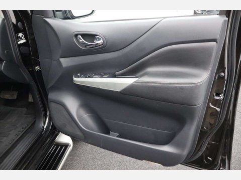 Nissan Navara 2.3 Navara Tekna dCi Auto 4WD 5dr 23