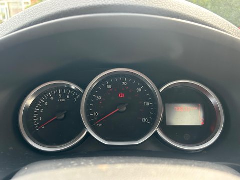 Dacia Logan 1.0 SCe Essential Euro 6 5dr 9