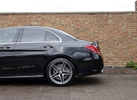 Mercedes-Benz C Class C63 Saloon 18