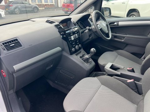 Vauxhall Zafira 1.8 16V Exclusiv Euro 5 5dr 17
