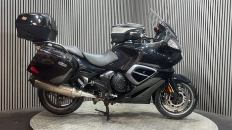 Triumph Trophy 1200 SE 2015 42K FULLY KITTED TOURER MOT COMES SERVICED WARRANTY 1