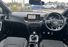 Kia Xceed 1..5 GT-LINE 33