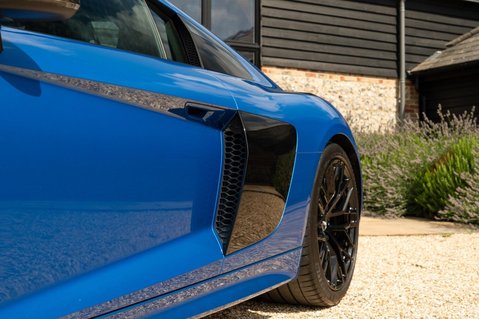 Audi R8 5.2 FSI V10 Plus S Tronic quattro Euro 6 (s/s) 2dr 26