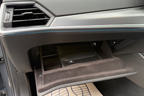 BMW 3 Series 330E M SPORT PHEV -VISIBILITY/TECH/PRO PACKS - HARMAN KARDON 61