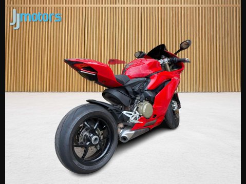 Ducati 1299 1299 Super Sports Petrol Manual Euro 3 (197 ps) 3