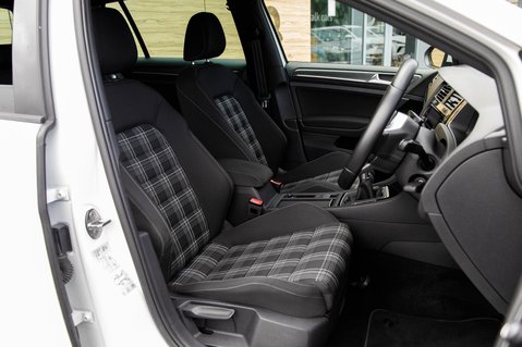 Volkswagen Golf GTD TDI 34
