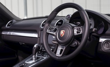 Porsche 718 Boxster S 13
