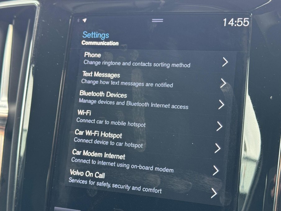 2021 Volvo V60 — image 25