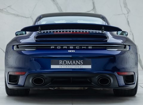 Porsche 911 Turbo (992) 8