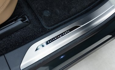 Land Rover Range Rover P400 Autobiography LWB 26