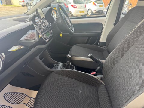 Volkswagen Up 1.0 BlueMotion Tech High up! Euro 5 (s/s) 5dr 28