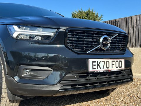 Volvo XC40 B4 R-DESIGN PRO MHEV 11