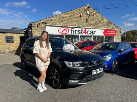 Christina from Leeds Collecting her new Volkswagen Tiguan.