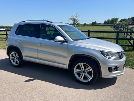 Volkswagen Tiguan 2.0 TDI BlueMotion Tech R-Line 4WD Euro 5 (s/s) 5dr (Nav)