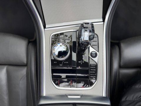 BMW 8 Series 3.0 840d Steptronic xDrive Euro 6 (s/s) 2dr 32