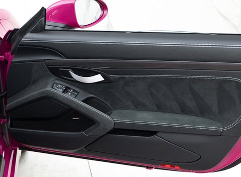 Porsche 718 Cayman GT4 18