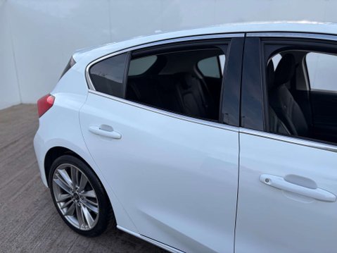 Ford Focus 1.0 Focus Vignale Auto 5dr 8