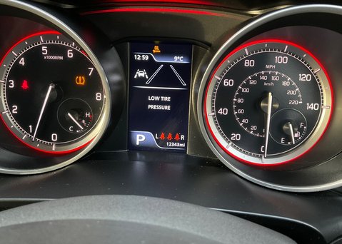 Suzuki Swift SZ-T DUALJET MHEV 25