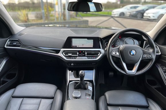 BMW 3 Series 318D SPORT 30