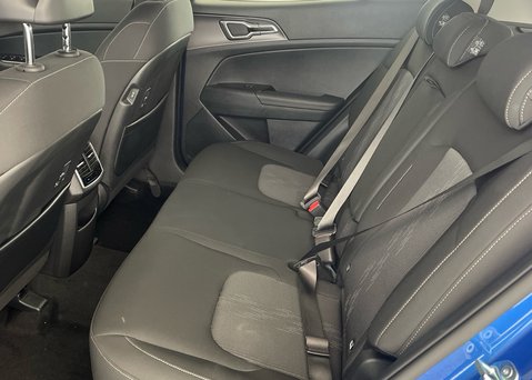 Kia Sportage 1.6 T-GDi HEV Pure 12