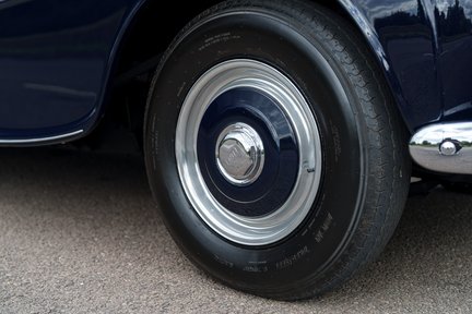 Bentley R Type Drophead Coupé By H.J.Mulliner 13