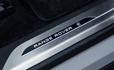 Land Rover Range Rover P510e SV 30