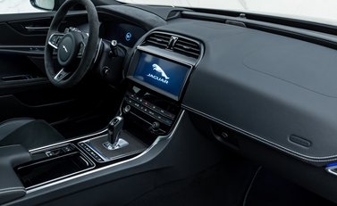 Jaguar XE SV PROJECT 8 20